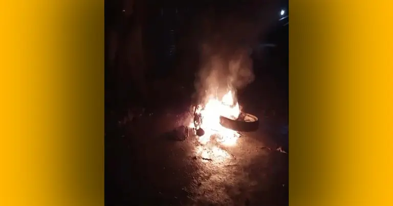 মোটরসাইকেলে আগুন